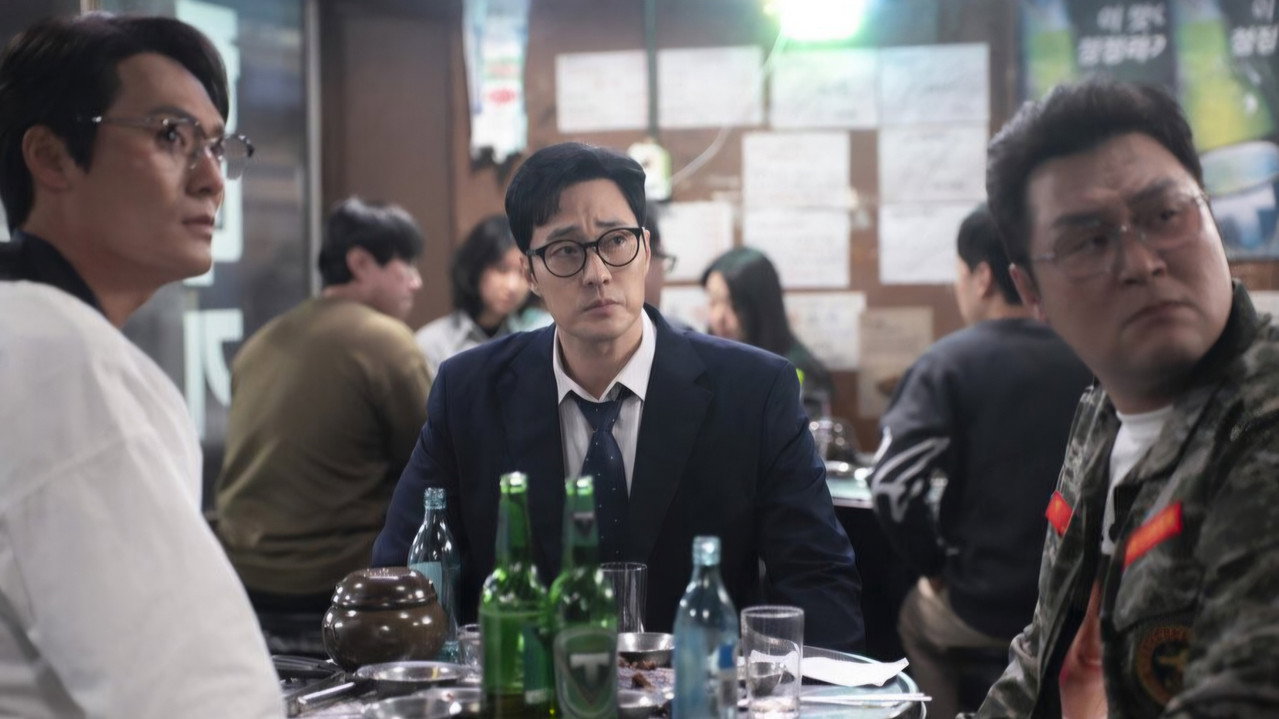 김부장 스틸 — 직장 배경 장면