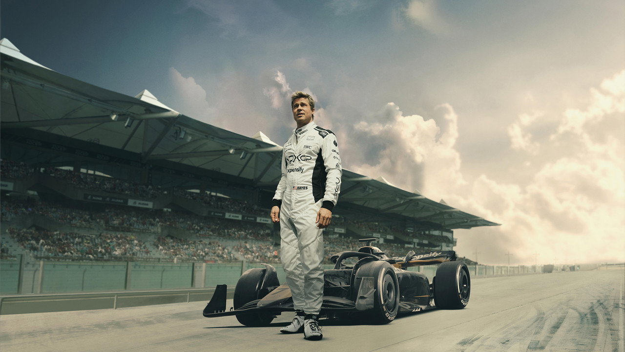 F1 더 무비 스틸 — 그리드 출발 직전 긴장감