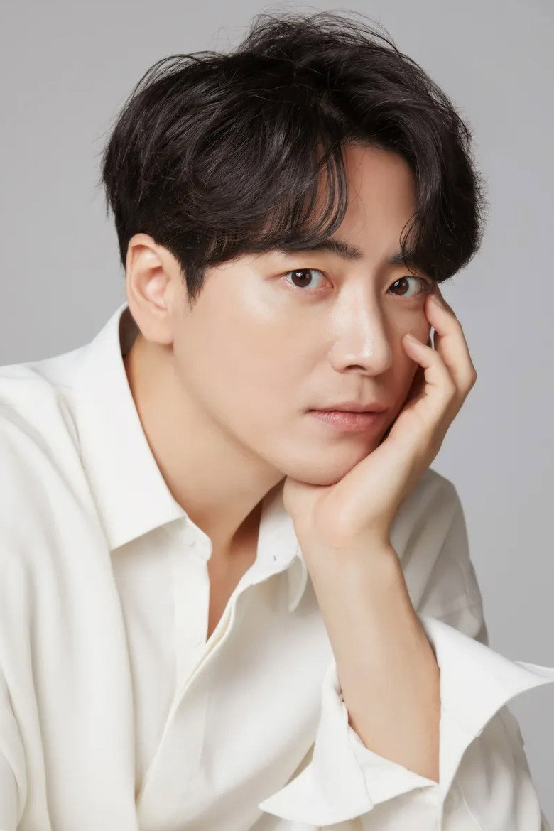 이준혁 프로필 | 로또 1등도 출근합니다 공은태, 티빙 선공개 9월 10일