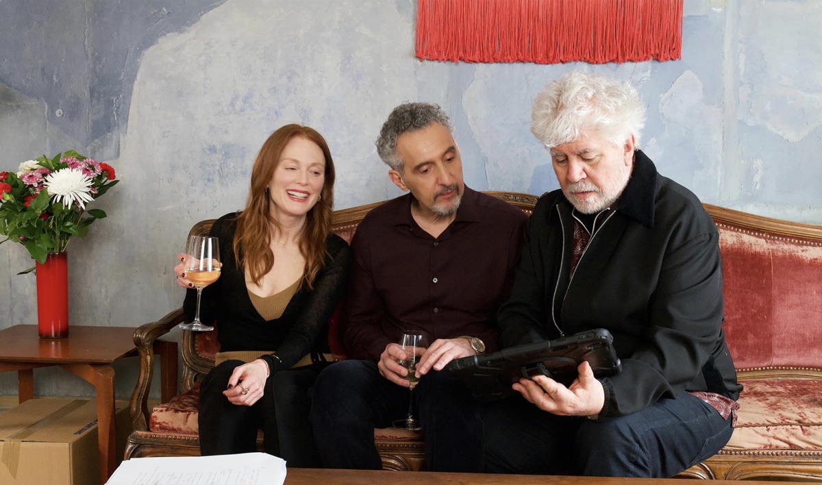 룸 넥스트 도어