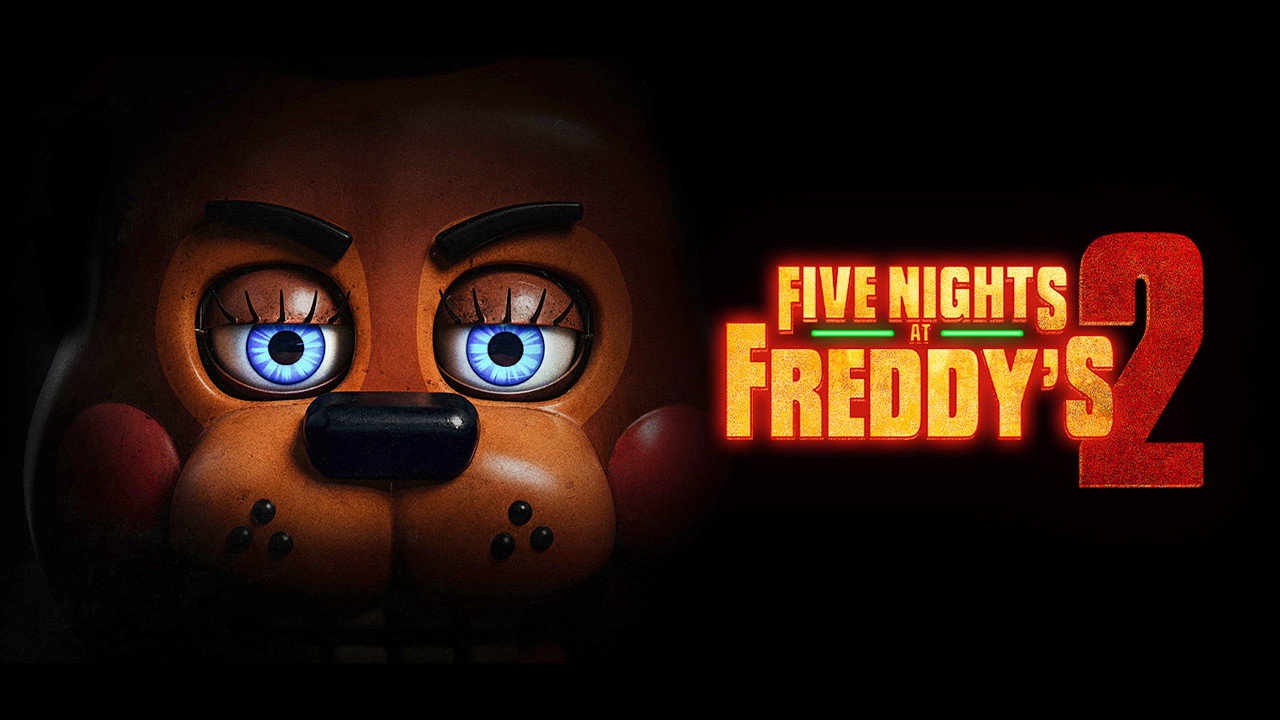 파란 눈의 곰 애니매트로닉 얼굴 클로즈업과 Five Nights at Freddy's 2 로고