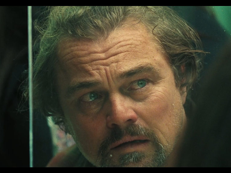 악마는 프라다를 입는다 2 스틸컷 — 앤 해서웨이와 에밀리 블런트