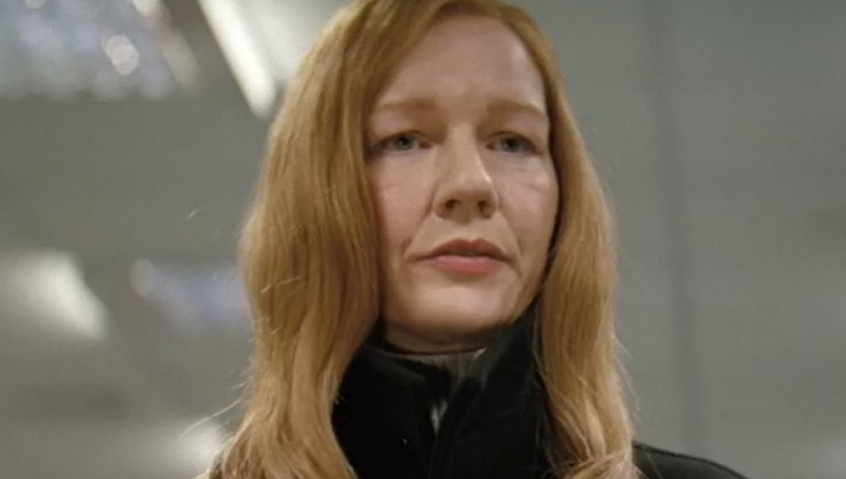 그레이스가 혼수 상태에서 깨어나는 장면