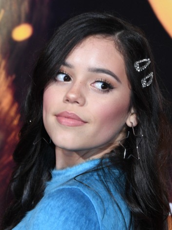 웬즈데이 시즌3 제나 오르테가 주연 다크 아카데미 네버모어 학교 미스터리 호러 코미디 시즌3 빌드업