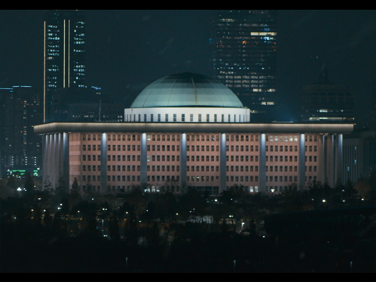 란 12.3 다큐멘터리 시민 영상 기반 시네마틱 다큐 구성 비상계엄 96분 스틸컷