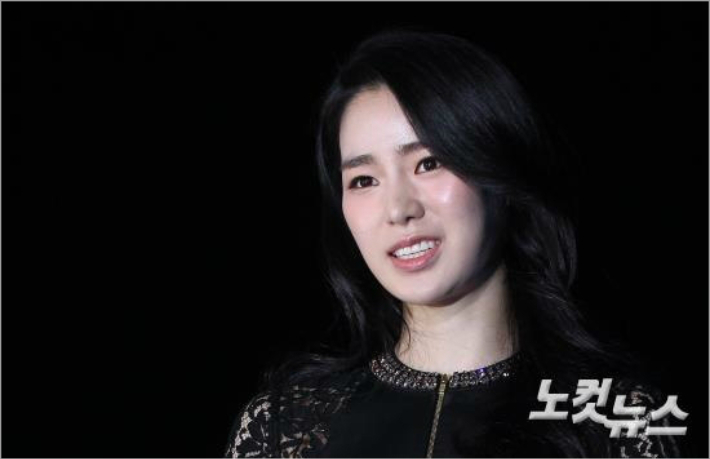 멋진 신세계 SBS 드라마 2026년 5월 8일 첫방 임지연 1인 2역 포스터