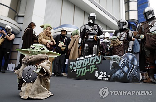 만달로리안 그루구 영화 베이비 요다 IMAX 액션 우주 전투 디즈니 2026 5월 22일
